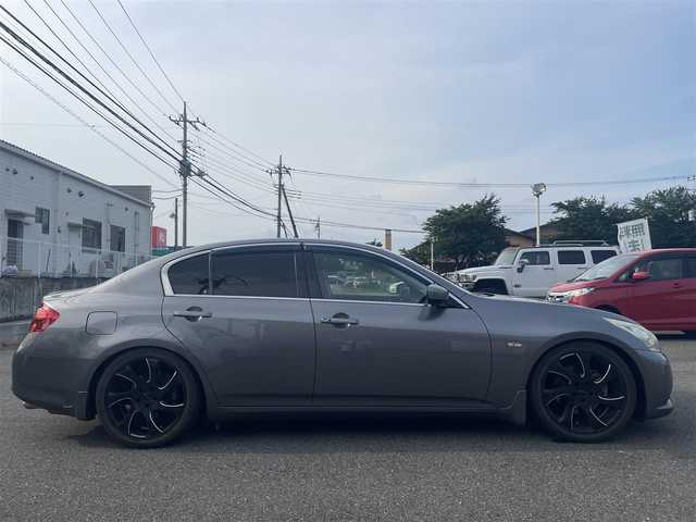 日産 スカイライン 250GT Type P 群馬県 2010(平22)年 6.2万km 銀／ガンＭ 純正メモリナビ・TV/バックカメラ/黒レザーシート/シートメモリー/プッシュスタート/ETC/社外19インチAW/車高調（TEIN）/純正足回り積込