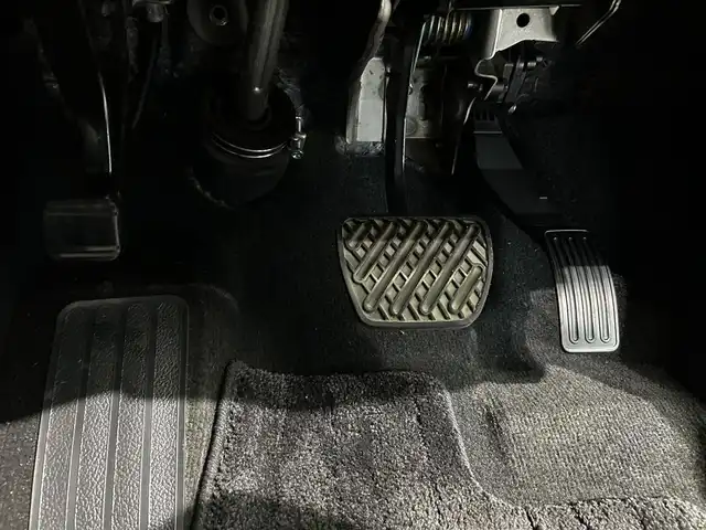 日産 エルグランド 250HWS S アーバンクロム 鹿児島県 2018(平30)年 7.7万km ファントムブラック 純正ナビ　/フルセグＴＶ/Ｂｌｕｅｔｏｏｔｈ　/バックカメラ　/前方ドラレコ　/両側パワスラ　/ＬＥＤヘッドライト　/フリップダウンモニター　/ロール式サンシェード　/カーテンエアバッグ　/スマートキー　/ハーフレザーシート/Pスタート/オットマン/革巻きステアリング/電格ミラー/フロントフォグランプ　/純正ドアバイザー