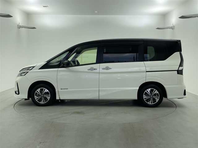日産 セレナ e－パワー ハイウェイスター V 福井県 2021(令3)年 5.2万km ブリリアントホワイトパール 2トーン 10インチナビ/CD/DVD/BT/フルセグTV/全方位カメラ/両側パワースライドドア/プロパイロット/デジタルインナーミラー/BSM/エマージェンシーブレーキ/車線逸脱