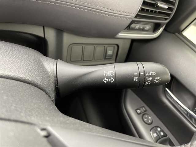 日産 セレナ e－パワー ハイウェイスター V 福井県 2021(令3)年 5.2万km ブリリアントホワイトパール 2トーン 10インチナビ/CD/DVD/BT/フルセグTV/全方位カメラ/両側パワースライドドア/プロパイロット/デジタルインナーミラー/BSM/エマージェンシーブレーキ/車線逸脱