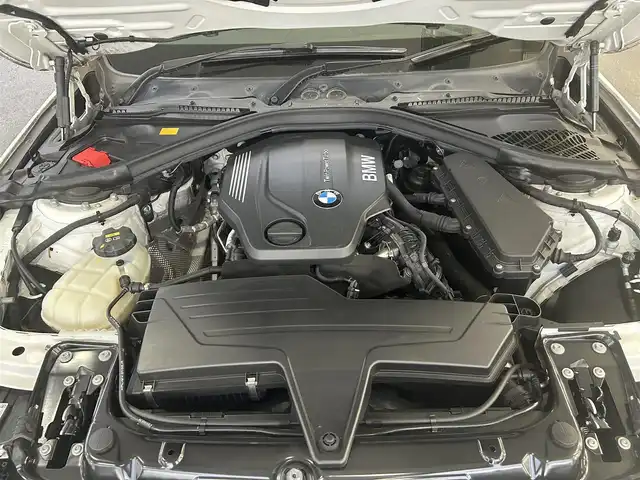 ＢＭＷ ３２０ｄ ツーリング Mスポーツ 福島県 2016(平28)年 8.7万km アルピンホワイトⅢ 登録時走行距離　　　８６２３８ｋｍ/ワンオーナー/メーカーナビ/【CD/DVD/BT/AM/FM】/クルコン/パドルシフト/フロアマット/MTモード付AT/プッシュスタート/アイドリングストップ/シートヒーター/ETC/レザーシート/オートライト/衝突被害/車両脱線/横滑り防止/革巻きステアリング/ルーフレール/LEDヘッドライト/フォグランプ/電動格納ミラー/ウィンカーミラー/パワーバックドア