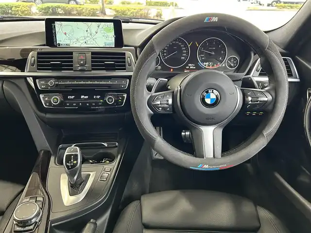 ＢＭＷ ３２０ｄ ツーリング Mスポーツ 福島県 2016(平28)年 8.7万km アルピンホワイトⅢ 登録時走行距離　　　８６２３８ｋｍ/ワンオーナー/メーカーナビ/【CD/DVD/BT/AM/FM】/クルコン/パドルシフト/フロアマット/MTモード付AT/プッシュスタート/アイドリングストップ/シートヒーター/ETC/レザーシート/オートライト/衝突被害/車両脱線/横滑り防止/革巻きステアリング/ルーフレール/LEDヘッドライト/フォグランプ/電動格納ミラー/ウィンカーミラー/パワーバックドア
