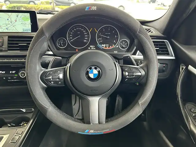 ＢＭＷ ３２０ｄ ツーリング Mスポーツ 福島県 2016(平28)年 8.7万km アルピンホワイトⅢ 登録時走行距離　　　８６２３８ｋｍ/ワンオーナー/メーカーナビ/【CD/DVD/BT/AM/FM】/クルコン/パドルシフト/フロアマット/MTモード付AT/プッシュスタート/アイドリングストップ/シートヒーター/ETC/レザーシート/オートライト/衝突被害/車両脱線/横滑り防止/革巻きステアリング/ルーフレール/LEDヘッドライト/フォグランプ/電動格納ミラー/ウィンカーミラー/パワーバックドア