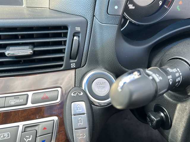 日産 フーガ 370GT 岐阜県 2016(平28)年 12.8万km ブリリアントシルバー 純正ナビ/フルセグテレビ/AM/FM/DISC/BOSEスピーカー/ビルトインETC/バックカメラ/アラウンドビューモニター/クルコン/スマートキー/プッシュスタート/横滑り防止装置/スマートブレーキサポート/後退時衝突防止支援システム/パワーシート(D/N)/シートポジションメモリー/純正マット/エンジンスターター