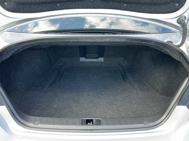 日産 フーガ 370GT 岐阜県 2016(平28)年 12.8万km ブリリアントシルバー 純正ナビ/フルセグテレビ/AM/FM/DISC/BOSEスピーカー/ビルトインETC/バックカメラ/アラウンドビューモニター/クルコン/スマートキー/プッシュスタート/横滑り防止装置/スマートブレーキサポート/後退時衝突防止支援システム/パワーシート(D/N)/シートポジションメモリー/純正マット/エンジンスターター