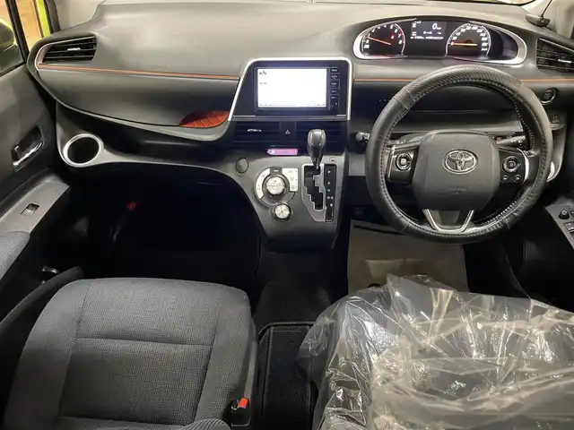 トヨタ シエンタ G 道央・札幌 2016(平28)年 8.2万km エアーイエロー 4WD/寒冷地仕様/両側パワースライドドア/純正SDナビ/・ワンセグTV/CD/DVD/BT/SD/バックカメラ/社外エンジンスターター/横滑り防止装置/3列シート/純正フロアマット/純正ドアバイザー/プッシュスタート/スマートキーx2/ウインカーミラー/社外15インチAW/社外AW付きサマータイヤ積込/・185/60R15 ’23製 6mm/取扱説明書/ナビ取扱説明書