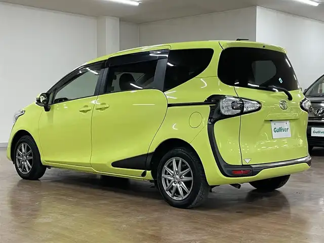 トヨタ シエンタ G 道央・札幌 2016(平28)年 8.2万km エアーイエロー 4WD/寒冷地仕様/両側パワースライドドア/純正SDナビ/・ワンセグTV/CD/DVD/BT/SD/バックカメラ/社外エンジンスターター/横滑り防止装置/3列シート/純正フロアマット/純正ドアバイザー/プッシュスタート/スマートキーx2/ウインカーミラー/社外15インチAW/社外AW付きサマータイヤ積込/・185/60R15 ’23製 6mm/取扱説明書/ナビ取扱説明書