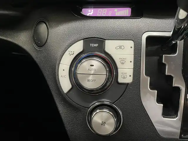 トヨタ シエンタ G 道央・札幌 2016(平28)年 8.2万km エアーイエロー 4WD/寒冷地仕様/両側パワースライドドア/純正SDナビ/・ワンセグTV/CD/DVD/BT/SD/バックカメラ/社外エンジンスターター/横滑り防止装置/3列シート/純正フロアマット/純正ドアバイザー/プッシュスタート/スマートキーx2/ウインカーミラー/社外15インチAW/社外AW付きサマータイヤ積込/・185/60R15 ’23製 6mm/取扱説明書/ナビ取扱説明書