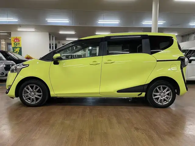 トヨタ シエンタ G 道央・札幌 2016(平28)年 8.2万km エアーイエロー 4WD/寒冷地仕様/両側パワースライドドア/純正SDナビ/・ワンセグTV/CD/DVD/BT/SD/バックカメラ/社外エンジンスターター/横滑り防止装置/3列シート/純正フロアマット/純正ドアバイザー/プッシュスタート/スマートキーx2/ウインカーミラー/社外15インチAW/社外AW付きサマータイヤ積込/・185/60R15 ’23製 6mm/取扱説明書/ナビ取扱説明書