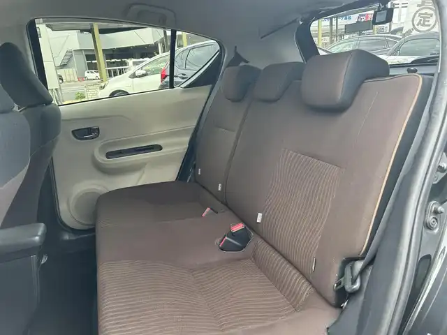 トヨタ アクア G 香川県 2013(平25)年 8.6万km ブラックマイカ 純正SDナビ/CD/Bluetooth/フルセグ/バックカメラ/純正15インチアルミ/スマートキー/プッシュスタート/LEDヘッドライト/前席シートヒーター/純正マット/ETC