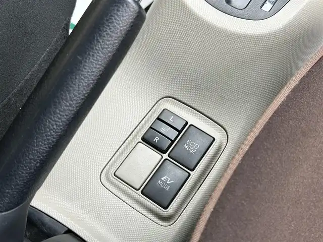 トヨタ アクア G 香川県 2013(平25)年 8.6万km ブラックマイカ 純正SDナビ/CD/Bluetooth/フルセグ/バックカメラ/純正15インチアルミ/スマートキー/プッシュスタート/LEDヘッドライト/前席シートヒーター/純正マット/ETC