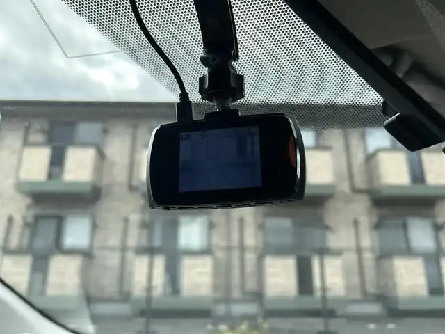 トヨタ アクア G 香川県 2013(平25)年 8.6万km ブラックマイカ 純正SDナビ/CD/Bluetooth/フルセグ/バックカメラ/純正15インチアルミ/スマートキー/プッシュスタート/LEDヘッドライト/前席シートヒーター/純正マット/ETC