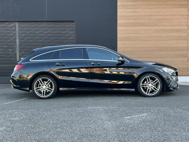 メルセデス・ベンツ ＣＬＡ１８０ Sブレイク　スポーツ 宮崎県 2017(平29)年 4.5万km コスモスブラック 純正HDDナビゲーション/・フルセグTV/・CD/・DVD/・Bluetooth/・AM FM/バックカメラ/・コーナーセンサー/アクティブクルーズコントロール/・レーンキープ/パワーバックドア/ブラインドスポットモニター/衝突軽減/ETC/純正LEDヘッドライト/・オートライト/純正フロアマット/純正アルミホイール18インチ/ハーフレザーシート/・DN席シートヒーター/・D席パワーシート/スマートキー/プッシュスタート/純正18インチAMGアルミホイール