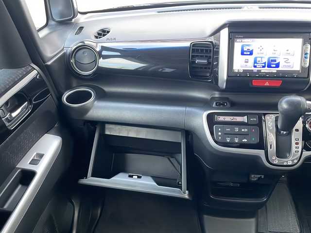 ホンダ Ｎ ＢＯＸ カスタム G ターボ Lパッケージ 長野県 2015(平27)年 7.1万km プレミアムホワイトパールⅡ ・純正7インチメモリーナビゲーション/CD DVD ワンセグTV Bluetooth/・バックカメラ/・ETC/・両側パワースライドドア/・パドルシフト/・クルーズコントロール/・純正15インチアルミホイール/・HIDヘッドライト/・オートライト/・ステアリングリモコン/・ウィンカーミラー/・電動格納ミラー/・スマートキー/・エンジンプッシュスタート/・ドアバイザー