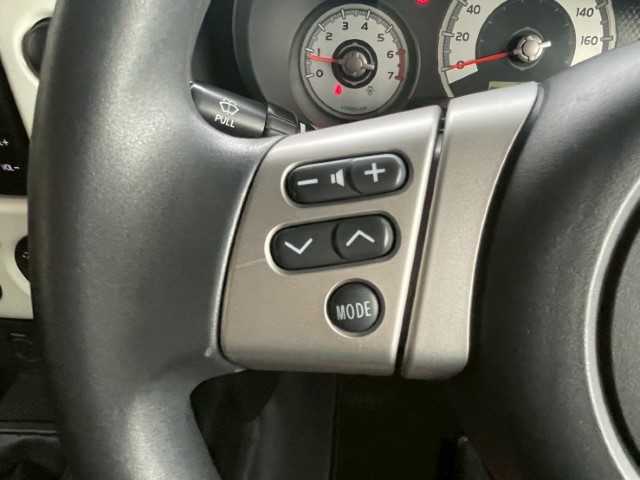 トヨタ ＦＪクルーザー 岩手県 2016(平28)年 7.3万km ホワイト ＡＩＳ検査済み/【2509008719】/4WD(切替）/ルーフキャリア/バックソナー/純正フロアマット/パワーウィンドウ/ETC(通常）/純正ナビ/パワステ/盗難防止装置/横滑り防止装置/ABS/エクストリームJ　XJ08（社外）/ダンロップグラントレックR/T 01（社外）/Bratオリジナルリフトアップキット（社外）/スモークウィンカー（社外）/バックランプ（社外）/トラクションコントロールスイッチ（純正）/社外パーツ取付有