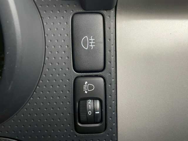 トヨタ ＦＪクルーザー 岩手県 2016(平28)年 7.3万km ホワイト ＡＩＳ検査済み/【2509008719】/4WD(切替）/ルーフキャリア/バックソナー/純正フロアマット/パワーウィンドウ/ETC(通常）/純正ナビ/パワステ/盗難防止装置/横滑り防止装置/ABS/エクストリームJ　XJ08（社外）/ダンロップグラントレックR/T 01（社外）/Bratオリジナルリフトアップキット（社外）/スモークウィンカー（社外）/バックランプ（社外）/トラクションコントロールスイッチ（純正）/社外パーツ取付有