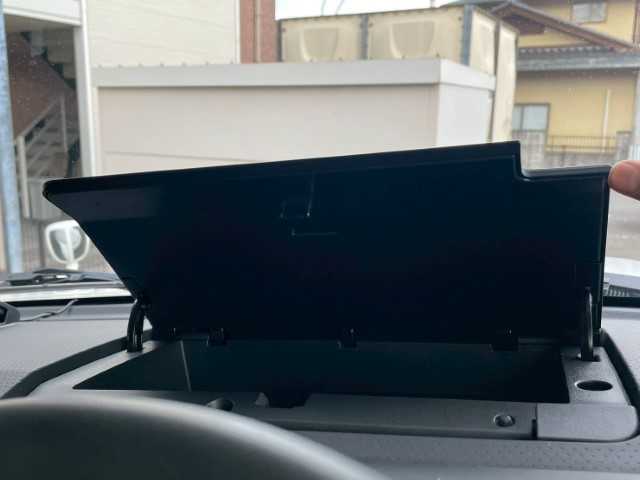 トヨタ ＦＪクルーザー 岩手県 2016(平28)年 7.3万km ホワイト ＡＩＳ検査済み/【2509008719】/4WD(切替）/ルーフキャリア/バックソナー/純正フロアマット/パワーウィンドウ/ETC(通常）/純正ナビ/パワステ/盗難防止装置/横滑り防止装置/ABS/エクストリームJ　XJ08（社外）/ダンロップグラントレックR/T 01（社外）/Bratオリジナルリフトアップキット（社外）/スモークウィンカー（社外）/バックランプ（社外）/トラクションコントロールスイッチ（純正）/社外パーツ取付有