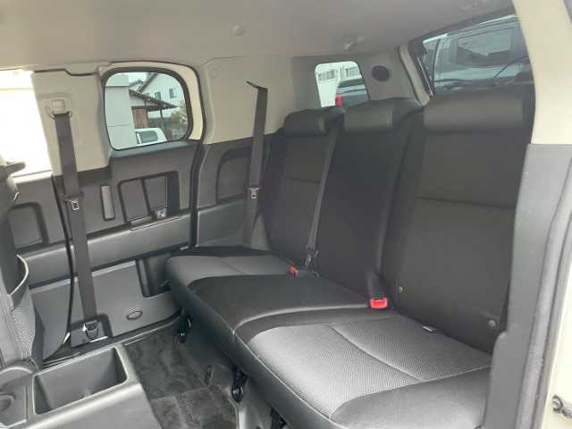 トヨタ ＦＪクルーザー 岩手県 2016(平28)年 7.3万km ホワイト ＡＩＳ検査済み/【2509008719】/4WD(切替）/ルーフキャリア/バックソナー/純正フロアマット/パワーウィンドウ/ETC(通常）/純正ナビ/パワステ/盗難防止装置/横滑り防止装置/ABS/エクストリームJ　XJ08（社外）/ダンロップグラントレックR/T 01（社外）/Bratオリジナルリフトアップキット（社外）/スモークウィンカー（社外）/バックランプ（社外）/トラクションコントロールスイッチ（純正）/社外パーツ取付有