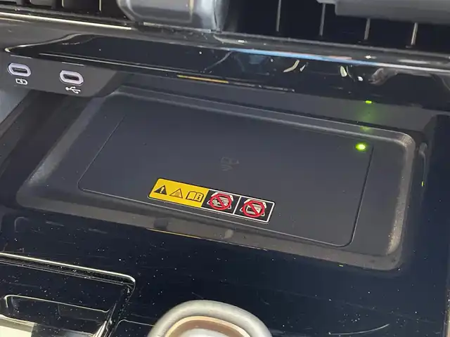 トヨタ アルファードハイブリット Z 岩手県 2023(令5)年 3.2万km プラチナホワイトパールマイカ ４WD/メーカーオプション（リモート機能付きアドバンストパーク/デジタルインナーミラー/ITS Connect/カラーヘッドアップディスプレイ/緊急操舵支援機能/フロントクロストラフィックアラート/レーンチェンジアシスト)/パノラミックビューモニター/三眼LEDヘッドランプ/デュアルパワースライドドア/パワーバックドア/トヨタセーフティセンス/プリクラッシュセーフティ/レーダークルーズコントロール/レーントレーシングアシスト/アダプティブハイビームアシスト/ロードサインアシスト/プロアクティブドライビングアシスト/ドアオープン制御付き安心降車アシスト/エグゼクティブパワーシート（ロングスライド/パワーオットマン/パワーリクライニング/シートヒーター/シートベンチレーション）/ステアリングヒーター/AC100V1500Wアクセサリーコンセント/置くだけ充電/ディスプレイオーディオ/（コネクティッドナビ/フルセグTV/USB/HDMI/Bluetooth/AppleCarPlay/AndroidAuto/ミラキャスト）/ETC2.0