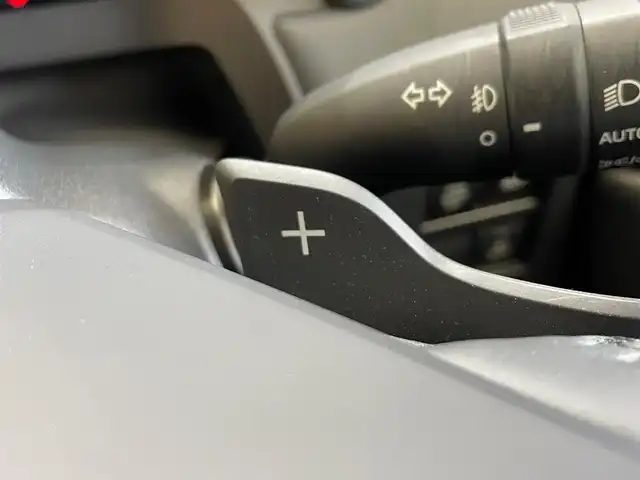 トヨタ アルファードハイブリット Z 岩手県 2023(令5)年 3.2万km プラチナホワイトパールマイカ ４WD/メーカーオプション（リモート機能付きアドバンストパーク/デジタルインナーミラー/ITS Connect/カラーヘッドアップディスプレイ/緊急操舵支援機能/フロントクロストラフィックアラート/レーンチェンジアシスト)/パノラミックビューモニター/三眼LEDヘッドランプ/デュアルパワースライドドア/パワーバックドア/トヨタセーフティセンス/プリクラッシュセーフティ/レーダークルーズコントロール/レーントレーシングアシスト/アダプティブハイビームアシスト/ロードサインアシスト/プロアクティブドライビングアシスト/ドアオープン制御付き安心降車アシスト/エグゼクティブパワーシート（ロングスライド/パワーオットマン/パワーリクライニング/シートヒーター/シートベンチレーション）/ステアリングヒーター/AC100V1500Wアクセサリーコンセント/置くだけ充電/ディスプレイオーディオ/（コネクティッドナビ/フルセグTV/USB/HDMI/Bluetooth/AppleCarPlay/AndroidAuto/ミラキャスト）/ETC2.0