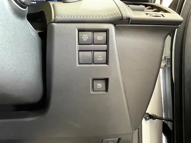 トヨタ アルファードハイブリット Z 岩手県 2023(令5)年 3.2万km プラチナホワイトパールマイカ ４WD/メーカーオプション（リモート機能付きアドバンストパーク/デジタルインナーミラー/ITS Connect/カラーヘッドアップディスプレイ/緊急操舵支援機能/フロントクロストラフィックアラート/レーンチェンジアシスト)/パノラミックビューモニター/三眼LEDヘッドランプ/デュアルパワースライドドア/パワーバックドア/トヨタセーフティセンス/プリクラッシュセーフティ/レーダークルーズコントロール/レーントレーシングアシスト/アダプティブハイビームアシスト/ロードサインアシスト/プロアクティブドライビングアシスト/ドアオープン制御付き安心降車アシスト/エグゼクティブパワーシート（ロングスライド/パワーオットマン/パワーリクライニング/シートヒーター/シートベンチレーション）/ステアリングヒーター/AC100V1500Wアクセサリーコンセント/置くだけ充電/ディスプレイオーディオ/（コネクティッドナビ/フルセグTV/USB/HDMI/Bluetooth/AppleCarPlay/AndroidAuto/ミラキャスト）/ETC2.0