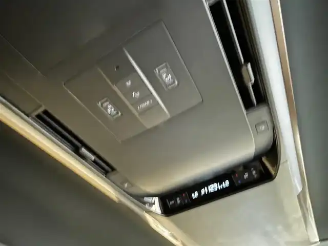 トヨタ アルファードハイブリット Z 岩手県 2023(令5)年 3.2万km プラチナホワイトパールマイカ ４WD/メーカーオプション（リモート機能付きアドバンストパーク/デジタルインナーミラー/ITS Connect/カラーヘッドアップディスプレイ/緊急操舵支援機能/フロントクロストラフィックアラート/レーンチェンジアシスト)/パノラミックビューモニター/三眼LEDヘッドランプ/デュアルパワースライドドア/パワーバックドア/トヨタセーフティセンス/プリクラッシュセーフティ/レーダークルーズコントロール/レーントレーシングアシスト/アダプティブハイビームアシスト/ロードサインアシスト/プロアクティブドライビングアシスト/ドアオープン制御付き安心降車アシスト/エグゼクティブパワーシート（ロングスライド/パワーオットマン/パワーリクライニング/シートヒーター/シートベンチレーション）/ステアリングヒーター/AC100V1500Wアクセサリーコンセント/置くだけ充電/ディスプレイオーディオ/（コネクティッドナビ/フルセグTV/USB/HDMI/Bluetooth/AppleCarPlay/AndroidAuto/ミラキャスト）/ETC2.0