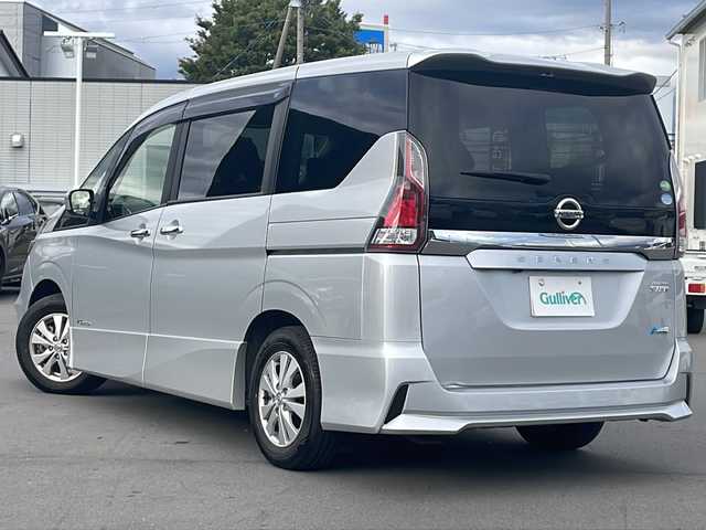 日産 セレナ ハイウェイスター 長野県 2018(平30)年 6.2万km ブリリアントシルバー 純正9インチSDナビ【MM518D-L】/(CD/DVD/BD/フルセグTV/BT)/バックカメラ/ビルトインETC/ドライブレコーダー/革巻きステアリング/ステアリングスイッチ/オートライト/フォグランプ/アイドリングストップ/サンシェード/スマートキー/Pスタート/電動格納ミラー/ドアバイザー/純正15インチAW/純正フロアマット