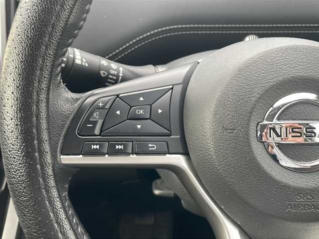 日産 セレナ ハイウェイスター 長野県 2018(平30)年 6.2万km ブリリアントシルバー 純正9インチSDナビ【MM518D-L】/(CD/DVD/BD/フルセグTV/BT)/バックカメラ/ビルトインETC/ドライブレコーダー/革巻きステアリング/ステアリングスイッチ/オートライト/フォグランプ/アイドリングストップ/サンシェード/スマートキー/Pスタート/電動格納ミラー/ドアバイザー/純正15インチAW/純正フロアマット