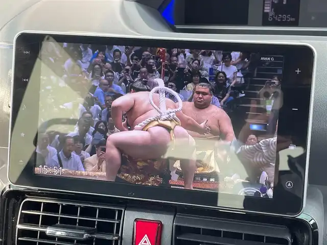 ダイハツ タント カスタム X セレクション 宮崎県 2020(令2)年 6.5万km シャイニングホワイトパール 両側パワースライドドア/純正メモリーナビ(Bluetooth/CD/DVD)/フルセグテレビ/バックカメラ/全周囲カメラ/アイドリングストップ/ドライブレコーダー/LEDヘッドライト/オートライト/純正フロアマット/シートヒーター/純正アルミホイール/横滑り防止装置/衝突軽減システム/カーテンエアバッグ/スマートキー/プッシュスタート/ステアリングスイッチ/ABS