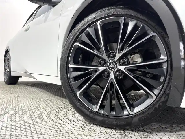 トヨタ プリウス Z 大阪府 2023(令5)年 1.1万km プラチナホワイトパールマイカ 純正ナビ/衝突被害軽減/ＢＳＭ/３６０度カメラ/ＡＣＣ/ドラレコ前後/電動リアゲート/ＥＴＣ/レーンアシスト　/コーナーセンサー/シートヒーター/シートエアコン/オートハイビーム/ＬＥＤオートライト
