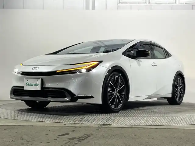 トヨタ プリウス Z 大阪府 2023(令5)年 1.1万km プラチナホワイトパールマイカ 純正ナビ/衝突被害軽減/ＢＳＭ/３６０度カメラ/ＡＣＣ/ドラレコ前後/電動リアゲート/ＥＴＣ/レーンアシスト　/コーナーセンサー/シートヒーター/シートエアコン/オートハイビーム/ＬＥＤオートライト