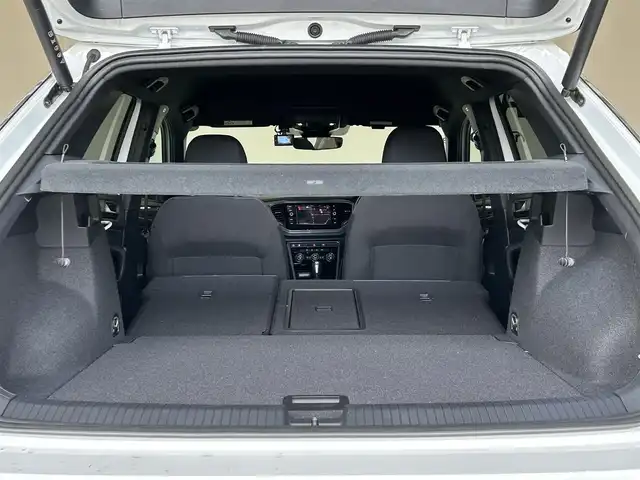 フォルクスワーゲン Ｔ－ロック TDI スポーツ 岐阜県 2021(令3)年 2.8万km ピュアホワイト Volkswagen純正インフォメイテントシステム/　SSDナビゲーション/　Bluetooth　Applecarplay　FM AM/Volkswagenオールインセーフティ/　プリクラッシュブレーキシステム/　ハイビームアシスト/　リアビューカメラ/　アダプティブクルーズコントロール/　トラフィックアラート/　レーンキープアシスト/　ブラインドスポットディティクション/　ポストコリジョンブレーキ/　エマージェンシーストップシグナル/LEDヘッドライト/ETC2.0車載器