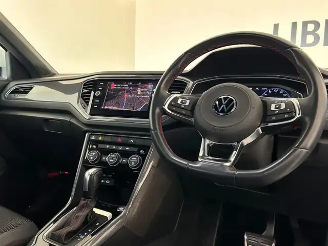 フォルクスワーゲン Ｔ－ロック TDI スポーツ 岐阜県 2021(令3)年 2.8万km ピュアホワイト Volkswagen純正インフォメイテントシステム/　SSDナビゲーション/　Bluetooth　Applecarplay　FM AM/Volkswagenオールインセーフティ/　プリクラッシュブレーキシステム/　ハイビームアシスト/　リアビューカメラ/　アダプティブクルーズコントロール/　トラフィックアラート/　レーンキープアシスト/　ブラインドスポットディティクション/　ポストコリジョンブレーキ/　エマージェンシーストップシグナル/LEDヘッドライト/ETC2.0車載器
