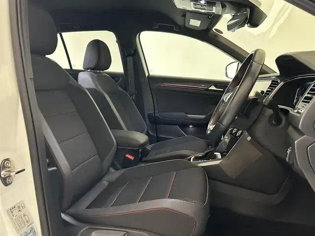 フォルクスワーゲン Ｔ－ロック TDI スポーツ 岐阜県 2021(令3)年 2.8万km ピュアホワイト Volkswagen純正インフォメイテントシステム/　SSDナビゲーション/　Bluetooth　Applecarplay　FM AM/Volkswagenオールインセーフティ/　プリクラッシュブレーキシステム/　ハイビームアシスト/　リアビューカメラ/　アダプティブクルーズコントロール/　トラフィックアラート/　レーンキープアシスト/　ブラインドスポットディティクション/　ポストコリジョンブレーキ/　エマージェンシーストップシグナル/LEDヘッドライト/ETC2.0車載器