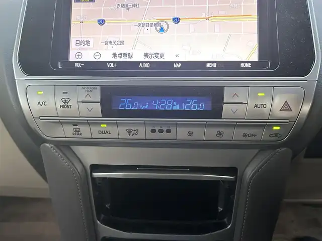 トヨタ ランドクルーザー プラド TX Lパッケージ 愛知県 2020(令2)年 2.2万km ホワイトパールクリスタルシャイン ワンオーナー/純正SDナビ/【フルセグ・DVD再生可・CD・Bluetooth】/バックカメラ/ビルトインETC/Toyota Safety Sense/【プリクラッシュセーフティ・レーンディパーチャーアラート・レーダークルーズコントロール・クリアランスソナー・ブラインドスポットモニター】/シートヒーター/パワーシート/４WD/プッシュスタート/スマートキー/スペアキーあり/新車保証書/取扱説明書