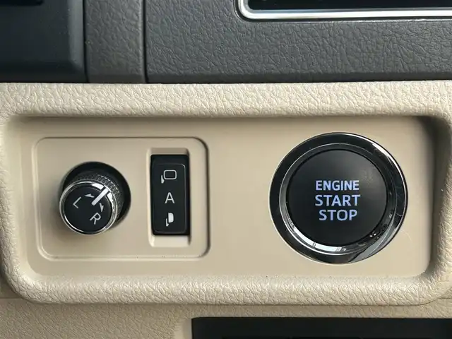 トヨタ ランドクルーザー プラド TX Lパッケージ 愛知県 2020(令2)年 2.2万km ホワイトパールクリスタルシャイン ワンオーナー/純正SDナビ/【フルセグ・DVD再生可・CD・Bluetooth】/バックカメラ/ビルトインETC/Toyota Safety Sense/【プリクラッシュセーフティ・レーンディパーチャーアラート・レーダークルーズコントロール・クリアランスソナー・ブラインドスポットモニター】/シートヒーター/パワーシート/４WD/プッシュスタート/スマートキー/スペアキーあり/新車保証書/取扱説明書