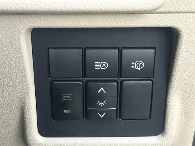 トヨタ ランドクルーザー プラド TX Lパッケージ 愛知県 2020(令2)年 2.2万km ホワイトパールクリスタルシャイン ワンオーナー/純正SDナビ/【フルセグ・DVD再生可・CD・Bluetooth】/バックカメラ/ビルトインETC/Toyota Safety Sense/【プリクラッシュセーフティ・レーンディパーチャーアラート・レーダークルーズコントロール・クリアランスソナー・ブラインドスポットモニター】/シートヒーター/パワーシート/４WD/プッシュスタート/スマートキー/スペアキーあり/新車保証書/取扱説明書