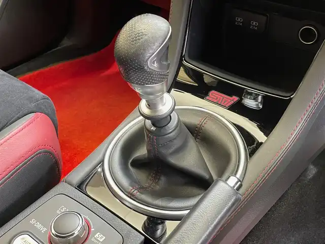 スバル ＷＲＸ ＳＴＩ STI タイプS 岩手県 2018(平30)年 6.4万km クリスタルブラックシリカ 後期E型/AWD/ドライバーズコントロールセンターデフ/クロスレシオ６速マニュアルミッション/ビルシュタインダンパー/bremboブレーキ/ドリルドブレーキ/STIスポイラー/blitzタワーバー/SI-DRIVE/アドバンスドセイフティパッケージ/スバルリヤビークルディテクション/ハイビームアシスト/ビークルダイナミクスコントロール/ヒルスタートアシスト/パワーシート/シートヒーター/RECARO製アルカンターラ本革シート/純正ナビ/（CD/DVD/フルセグ/USB/Bluetooth）/バック・サイド・フロントモニター/ETC/LEDヘッドランプ/18インチアルミホイール