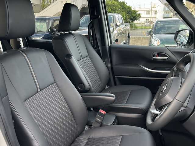 トヨタ ノア S－Z 沖縄県 2022(令4)年 2.6万km ホワイトパールクリスタルシャイン １０．５インチディスプレイオーディオ/（ＡＭ／ＦＭ／ＣＤ／ＤＶＤ／ＢＴ）/フルセグＴＶ/バックモニター/衝突軽減/両側パワスラ/シートヒーター/クルコン/ＥＴＣ/ハーフレザー/純正１７ＡＷ/スマートキー/コーナーセンサー/オートライト