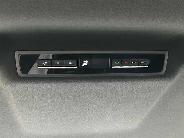 トヨタ ノア S－Z 沖縄県 2022(令4)年 2.6万km ホワイトパールクリスタルシャイン １０．５インチディスプレイオーディオ/（ＡＭ／ＦＭ／ＣＤ／ＤＶＤ／ＢＴ）/フルセグＴＶ/バックモニター/衝突軽減/両側パワスラ/シートヒーター/クルコン/ＥＴＣ/ハーフレザー/純正１７ＡＷ/スマートキー/コーナーセンサー/オートライト