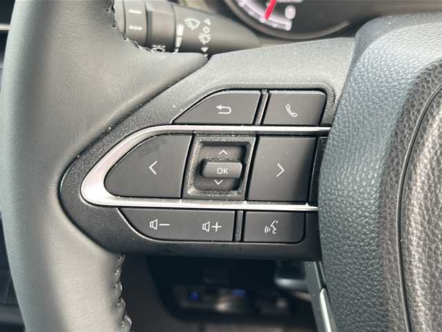トヨタ ノア S－Z 沖縄県 2022(令4)年 2.6万km ホワイトパールクリスタルシャイン １０．５インチディスプレイオーディオ/（ＡＭ／ＦＭ／ＣＤ／ＤＶＤ／ＢＴ）/フルセグＴＶ/バックモニター/衝突軽減/両側パワスラ/シートヒーター/クルコン/ＥＴＣ/ハーフレザー/純正１７ＡＷ/スマートキー/コーナーセンサー/オートライト