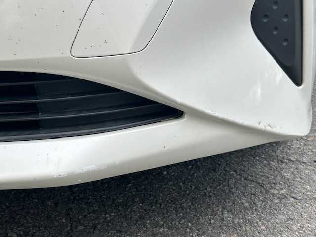 トヨタ プリウス S 静岡県 2017(平29)年 5.8万km ホワイトパールクリスタルシャイン 純正ナビ/ワンセグTV/CD/SD/BT/バックカメラ/プリクラッシュセーフティ/レーンディパチャーアラート/レーダークルーズコントロール/オートハイビーム/ビルトインETC/LEDヘッドライト/前方ドライブレコーダー/ステアリングスイッチ/スマートキー×2/保証書/取扱説明書/R1/2/3点検記録簿有