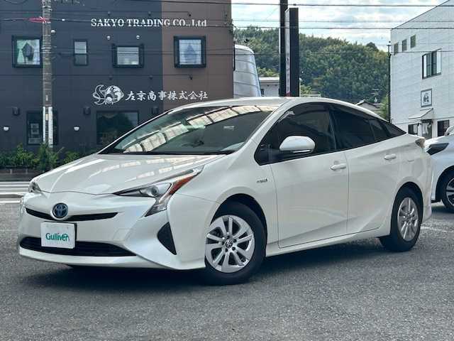 トヨタ プリウス S 静岡県 2017(平29)年 5.8万km ホワイトパールクリスタルシャイン 純正ナビ/ワンセグTV/CD/SD/BT/バックカメラ/プリクラッシュセーフティ/レーンディパチャーアラート/レーダークルーズコントロール/オートハイビーム/ビルトインETC/LEDヘッドライト/前方ドライブレコーダー/ステアリングスイッチ/スマートキー×2/保証書/取扱説明書/R1/2/3点検記録簿有
