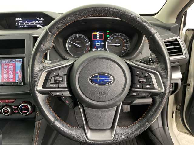 スバル インプレッサ ＸＶ 2．0i－L アイサイト 道央・札幌 2017(平29)年 8.8万km クリスタルホワイトP ・4WD/アイサイト/・プリクラッシュセーフティ/・社外SDナビ/・CD/DVD/BD/SD/USB/フルセグTV/・Bluetooth接続/・前方ドライブレコーダー/・レーダークルーズコントロール/・ブラインドスポットモニター/・レーンキープアシスト/SRH/・MTモード付AT/パドルシフト/・LEDオートライト/フォグランプ/・ヒルディセントコントロール/・X-MODE/・電動格納ミラー/ウィンカーミラー/・スマートキー/スペアキー/・ドアバイザー/純正フロアマット