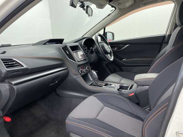 スバル インプレッサ ＸＶ 2．0i－L アイサイト 道央・札幌 2017(平29)年 8.8万km クリスタルホワイトP ・4WD/アイサイト/・プリクラッシュセーフティ/・社外SDナビ/・CD/DVD/BD/SD/USB/フルセグTV/・Bluetooth接続/・前方ドライブレコーダー/・レーダークルーズコントロール/・ブラインドスポットモニター/・レーンキープアシスト/SRH/・MTモード付AT/パドルシフト/・LEDオートライト/フォグランプ/・ヒルディセントコントロール/・X-MODE/・電動格納ミラー/ウィンカーミラー/・スマートキー/スペアキー/・ドアバイザー/純正フロアマット