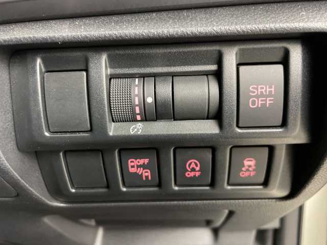 スバル インプレッサ ＸＶ 2．0i－L アイサイト 道央・札幌 2017(平29)年 8.8万km クリスタルホワイトP ・4WD/アイサイト/・プリクラッシュセーフティ/・社外SDナビ/・CD/DVD/BD/SD/USB/フルセグTV/・Bluetooth接続/・前方ドライブレコーダー/・レーダークルーズコントロール/・ブラインドスポットモニター/・レーンキープアシスト/SRH/・MTモード付AT/パドルシフト/・LEDオートライト/フォグランプ/・ヒルディセントコントロール/・X-MODE/・電動格納ミラー/ウィンカーミラー/・スマートキー/スペアキー/・ドアバイザー/純正フロアマット