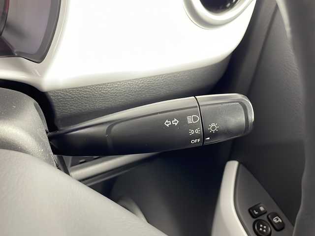 スズキ ハスラー G 愛知県 2015(平27)年 2.5万km スチールシルバーM 純正ナビ/ワンセグTV・CD/プッシュスタートボタン/スマートキー/スペアキー１本/オートエアコン/横滑り防止装置/衝突被害軽減システム/D席ヒートシーター/純正フロアマット/アイドリングストップ/保証書/取扱説明書