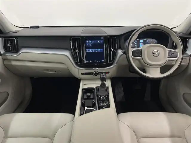 ボルボ ＸＣ６０ D4 AWD モーメンタム 岡山県 2018(平30)年 5.4万km デニムブルーメタリック 純正SENSUSナビ/360°カメラ/アップルカープレイ/アンドロイドオート/USB/フルセグTV/Bluetooth/ブレーキAH/オートワイパー/レザーシート（ブロンド）/パワーシート/オートエアコン/パワーテールゲート/ACC/CitySefety/LaneKeepingAid/RoadSignInformation/DriverAleart/ドライブモード/ドラレコ（F/R）/ETC
