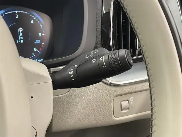 ボルボ ＸＣ６０ D4 AWD モーメンタム 岡山県 2018(平30)年 5.4万km デニムブルーメタリック 純正SENSUSナビ/360°カメラ/アップルカープレイ/アンドロイドオート/USB/フルセグTV/Bluetooth/ブレーキAH/オートワイパー/レザーシート（ブロンド）/パワーシート/オートエアコン/パワーテールゲート/ACC/CitySefety/LaneKeepingAid/RoadSignInformation/DriverAleart/ドライブモード/ドラレコ（F/R）/ETC