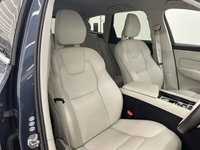ボルボ ＸＣ６０ D4 AWD モーメンタム 岡山県 2018(平30)年 5.4万km デニムブルーメタリック 純正SENSUSナビ/360°カメラ/アップルカープレイ/アンドロイドオート/USB/フルセグTV/Bluetooth/ブレーキAH/オートワイパー/レザーシート（ブロンド）/パワーシート/オートエアコン/パワーテールゲート/ACC/CitySefety/LaneKeepingAid/RoadSignInformation/DriverAleart/ドライブモード/ドラレコ（F/R）/ETC